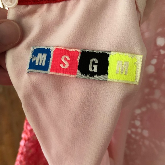 MSGM GORGEOUS backless pink lace dress/red trim - Picture 5 of 7